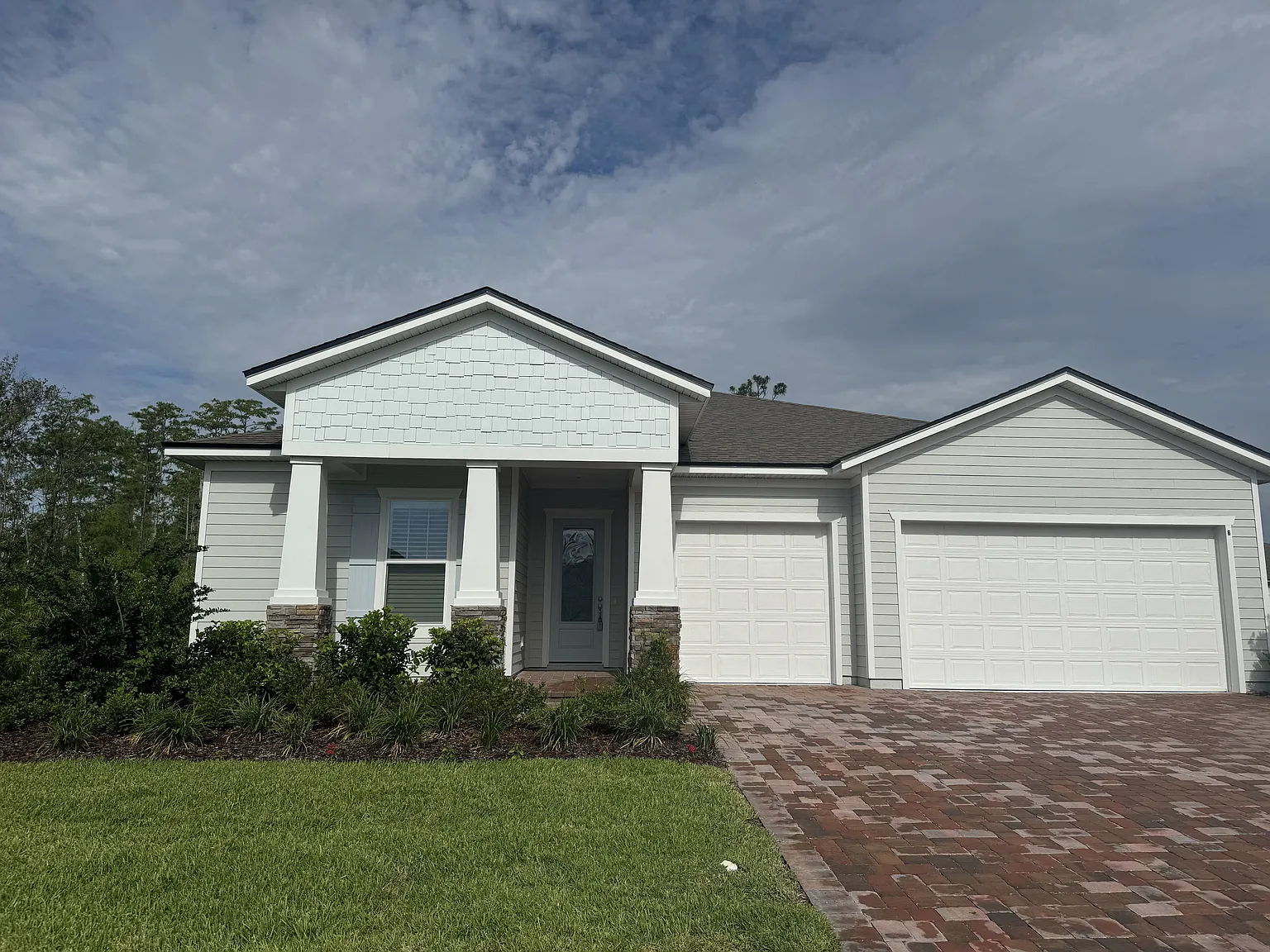 2 bed, 2.5 bath, 2369 sqft, $2,500 — Photo 1