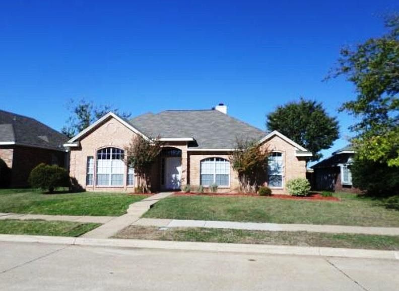 1st image of 2213 Woodglen Dr