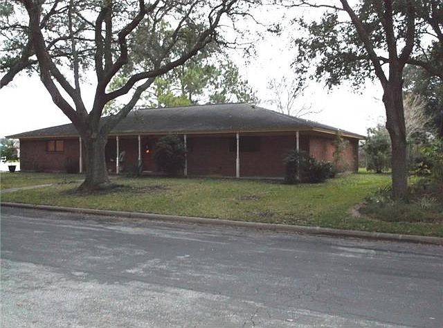 1st image of 2601 Encino Ave