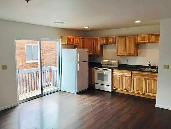 2 bed, 800 sqft, $1,575 — Photo 4