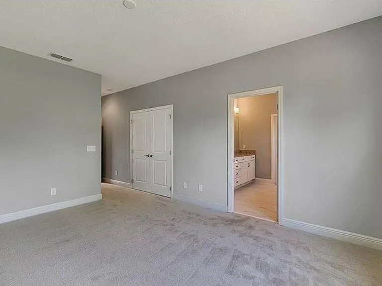 2813 Roseglen Way — Photo 4