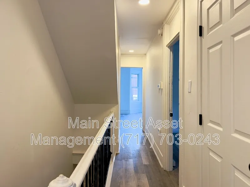 3 bed, 1.0 bath, $2,200 — Photo 4