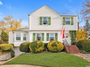 1 Garland Ln, Valley Stream, NY 11581