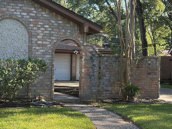 2nd image of 5927 Theall Rd