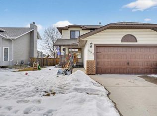 592 E Meadowbrook Bay SE, Airdrie, AB T4A2A9