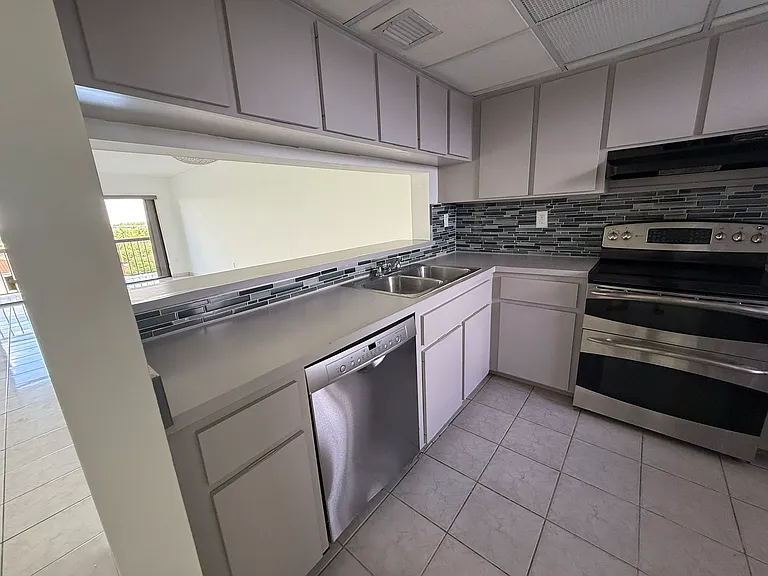 10145 NW 9th Street Cir #7 — Photo 2