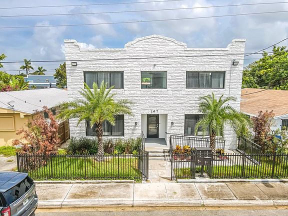 4th image of 167 NW 38th St #1