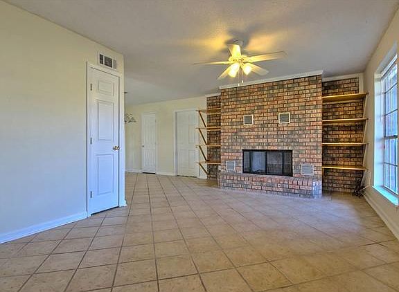2nd image of 12 Brownlee Ct