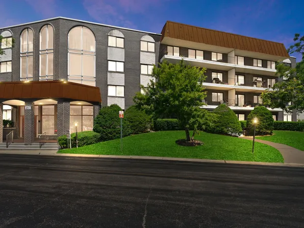 4900 Foster St APT 410, Skokie, IL 60077