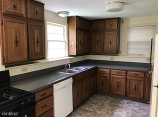 1812 SW Pembroke Ln, Topeka, KS 66604