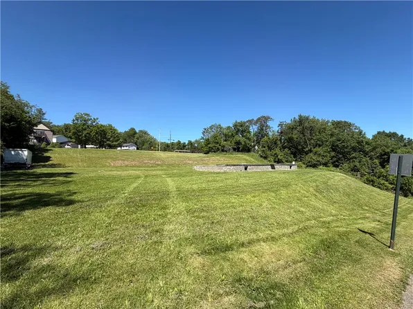 1375 Fayette St, Donora, PA 15033