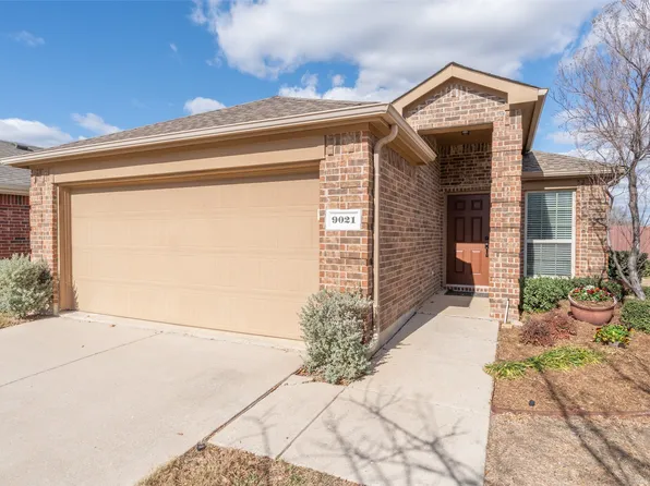 9021 Tumbleweed Dr, Aubrey, TX 76227