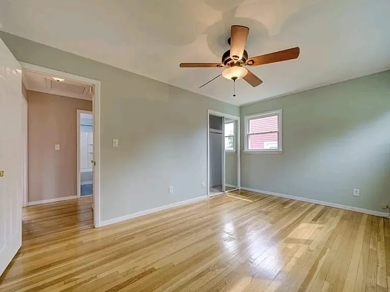 114 Oakdale St — Photo 4