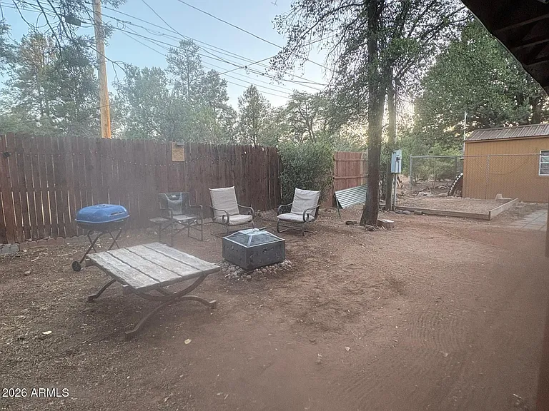1007 W Saddle Ln — Photo 23