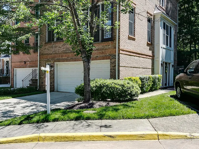 11519 Waterhaven Ct — Photo 1