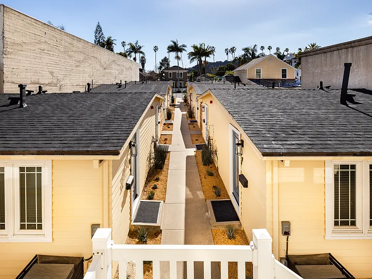 510 Chapala St #4 — Photo 12