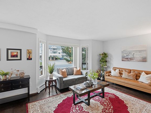 4th image of 2414 Church St #101