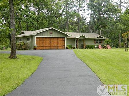 1st image of 304 Bluebonnet St