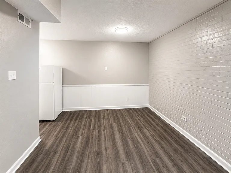 Spanish Cove Apartments — Photo 4