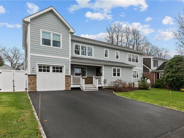 36 Keeher Ave, Newport, RI 02840