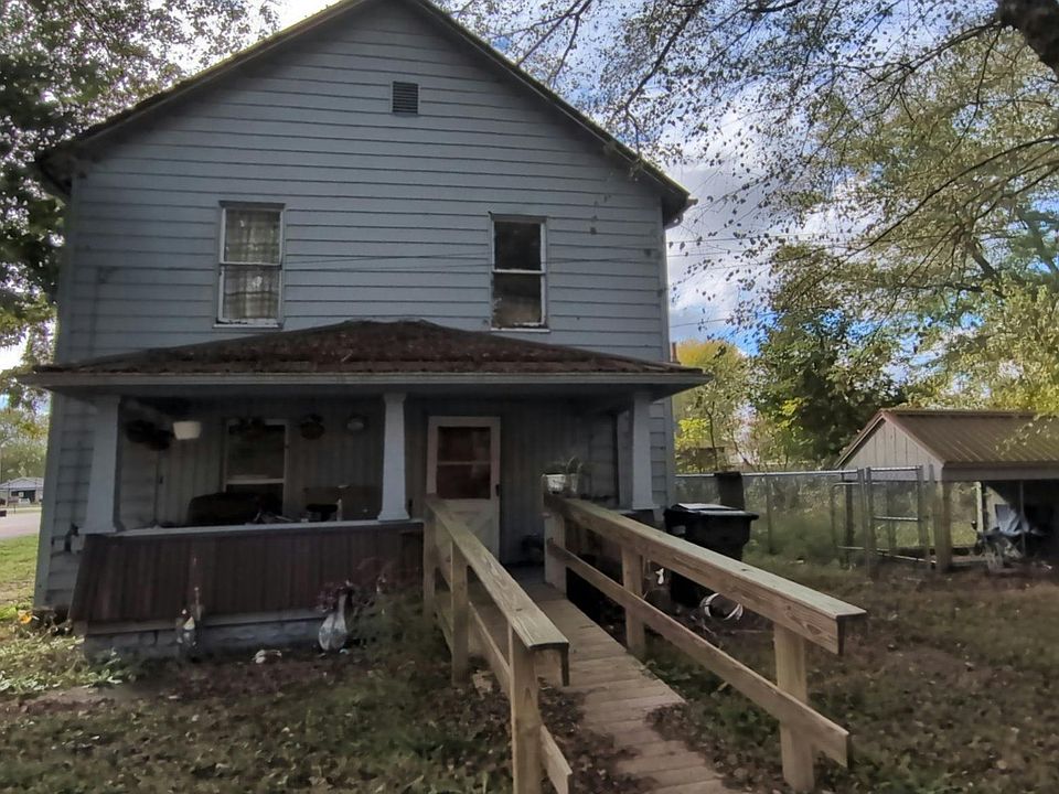 1st image of 112 E Main St