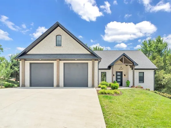 290 Stoneledge Dr, Roanoke, VA 24019