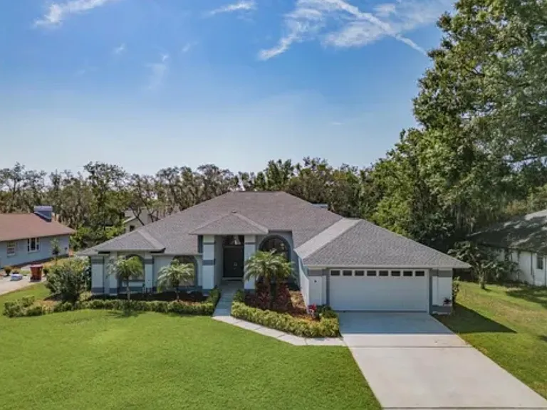 2906 Pine Club Dr — Photo 3