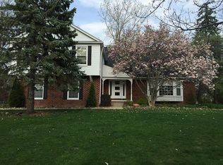 4185 Shore Crest Dr, West Bloomfield, MI 48323