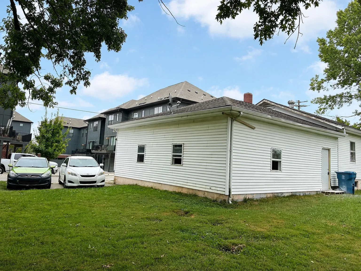 2 bed, 784 sqft, $1,500 — Photo 3