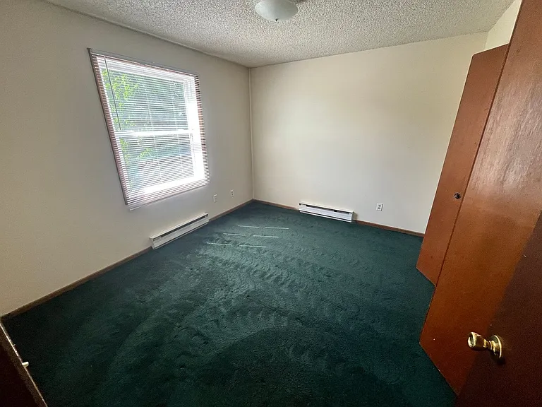 970 W Hamilton Ave — Photo 4