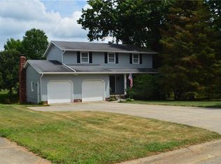 13518 Inverness Ave NW, Uniontown, OH
