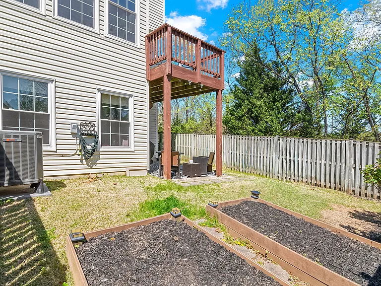 1015 Carbondale Way — Photo 31
