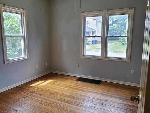 4th image of 2435 Apple Ave