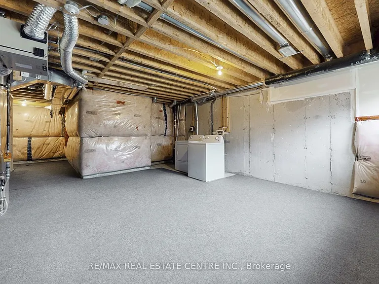 80 Scarletwood St — Photo 38