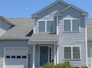 877 Auburnville Way APT B4, Whitman, MA 02382