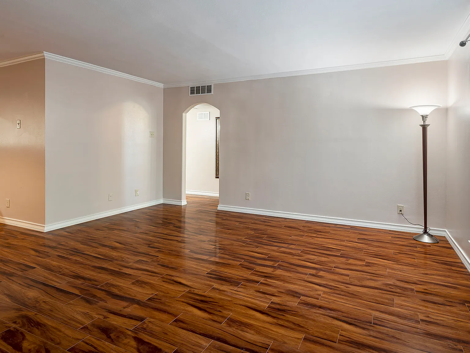 2 bed, 1160 sqft, $2,600 — Photo 4