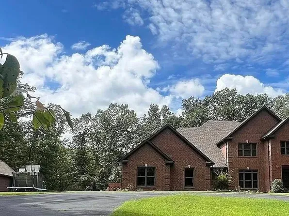 847 Woodland Hills Dr, Mountain View, AR 72560