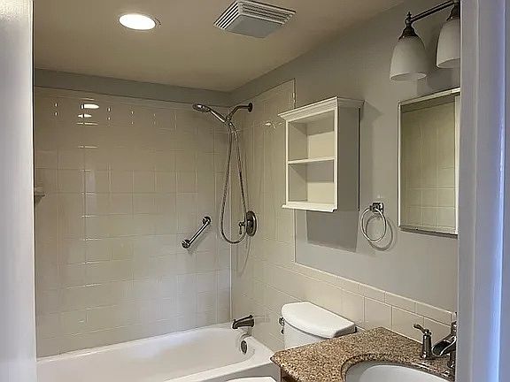 1125 Royal Saint George Dr APT 102