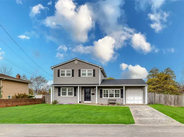 15 New York Avenue, Deer Park, NY 11729