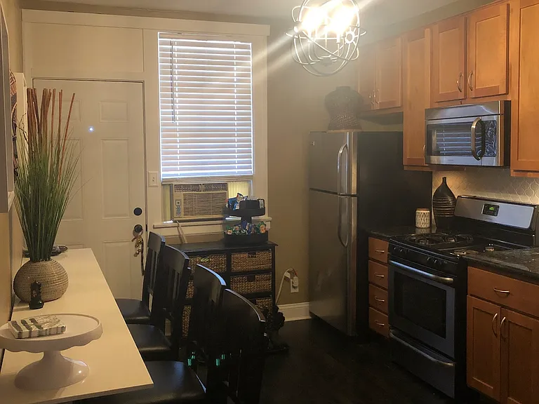 928 S Humphrey Ave #2N — Photo 3