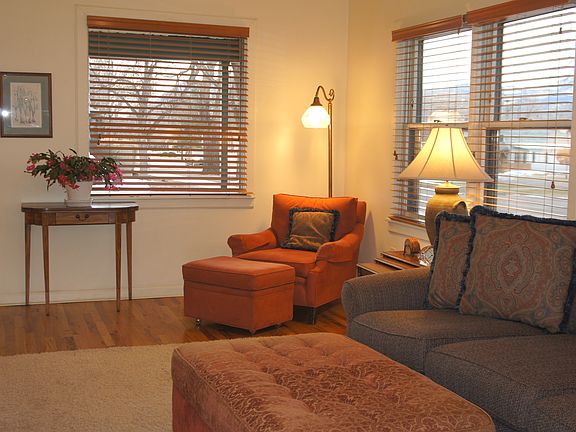 Large, open great room, wood floors