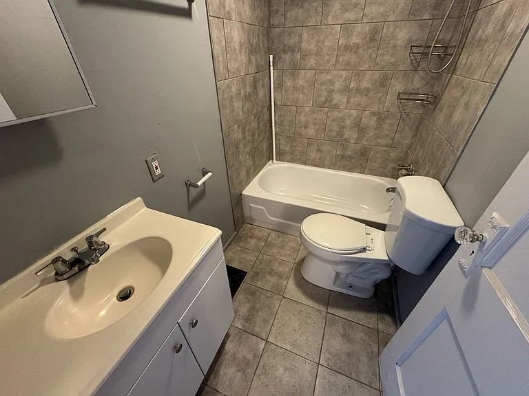 738 N Bosart Ave — Photo 13