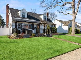 768 Durham Rd, East Meadow, NY 11554