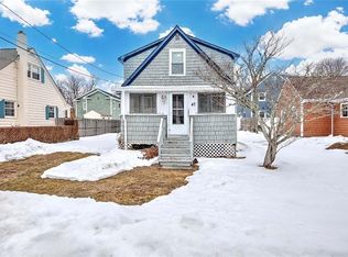 47 Saint James Rd, Narragansett, RI 02882