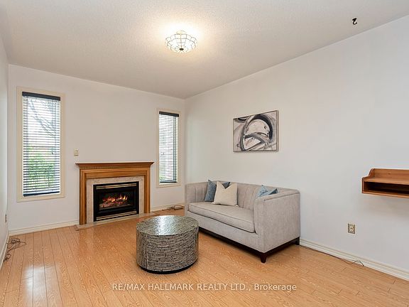 4th image of 43 Kimberly Dr