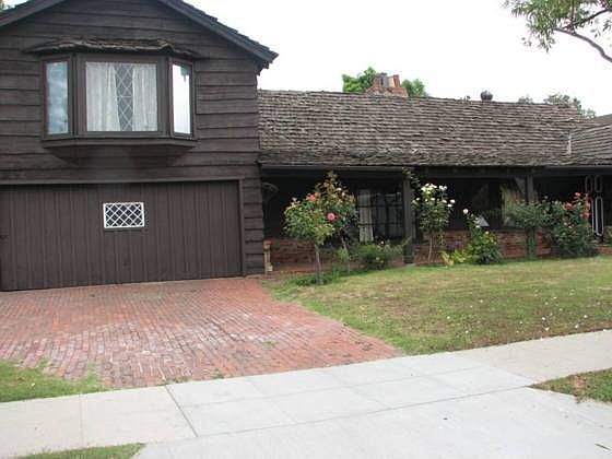 1st image of 710 S Griffith Park Dr