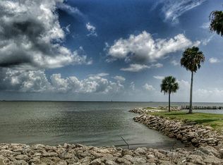 420 14th St, San Leon, TX 77539