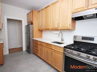 2845 33rd St APT 1R, Astoria, NY 11102