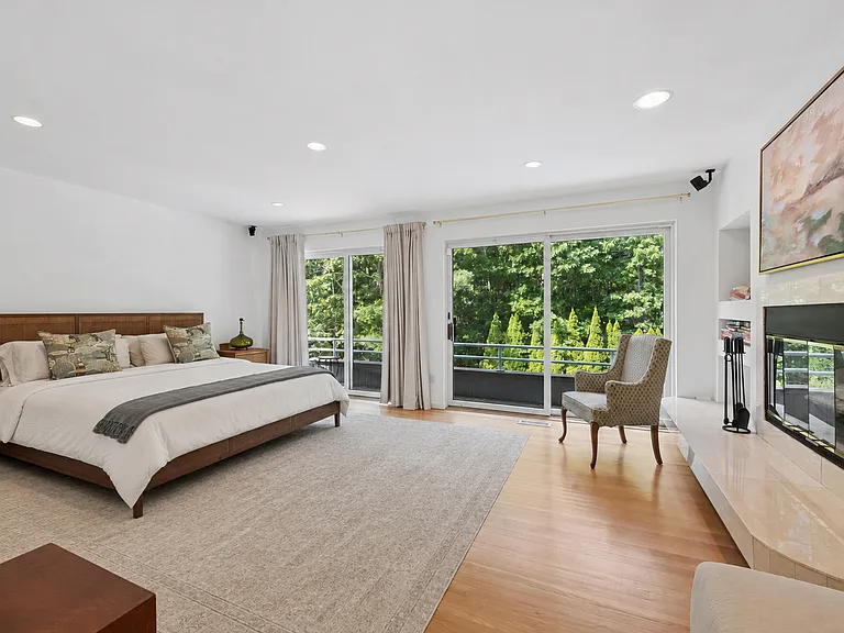 16 Elizabeth Ln — Photo 10
