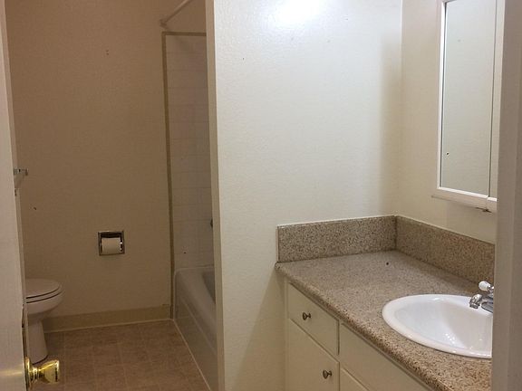 5th image of 2400 De La Vina St APT 21